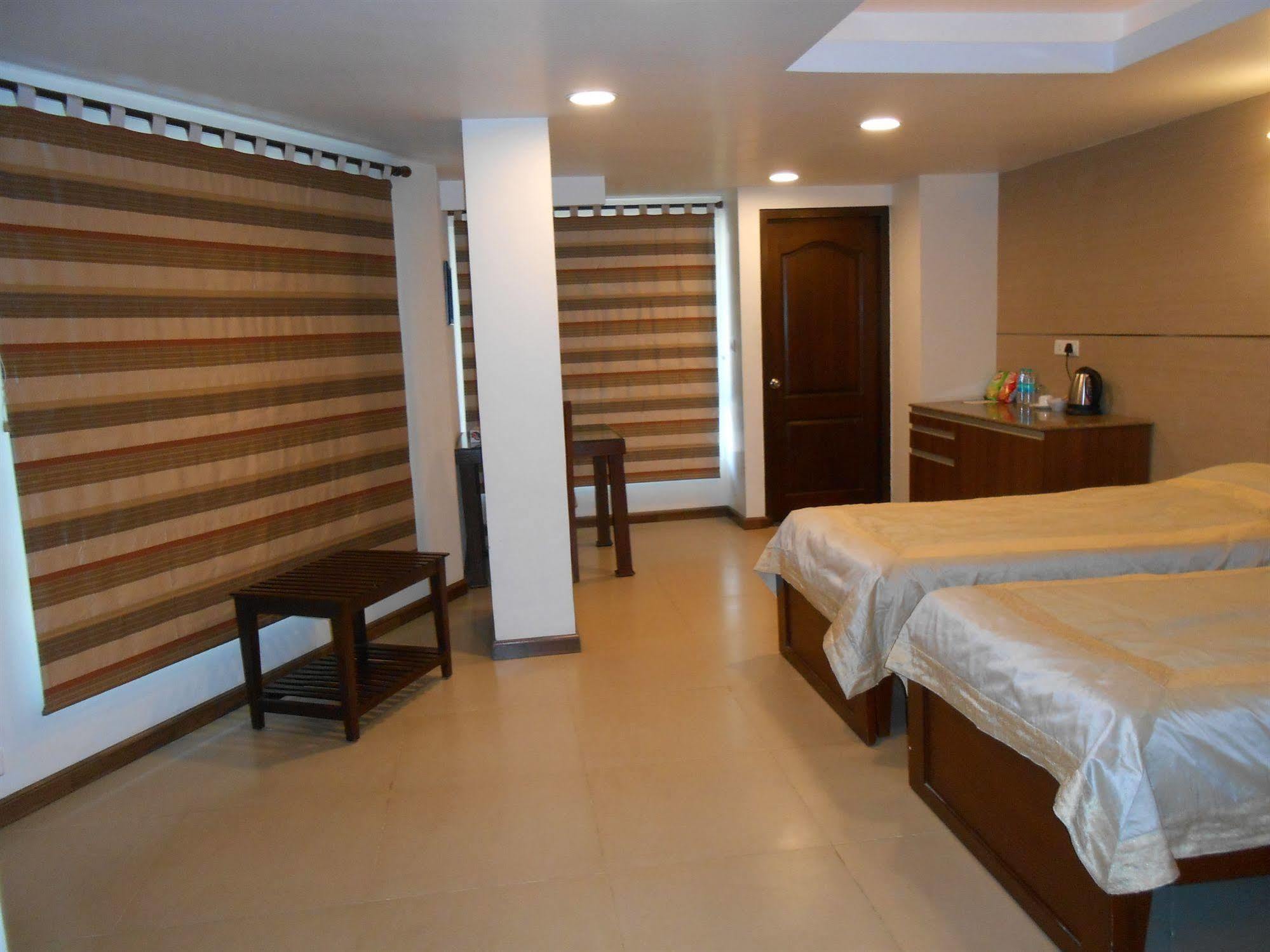 Brunton Heights Executive Suites Bangalore Exterior foto